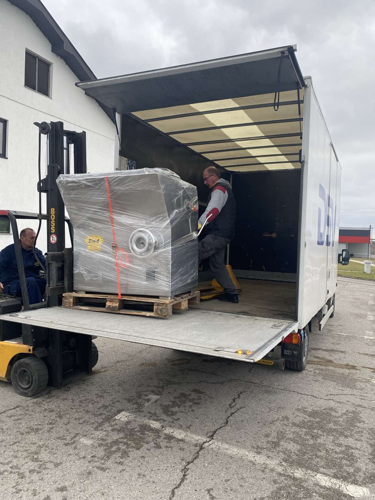 Delivery of Meat Grinder for customer from Germany
