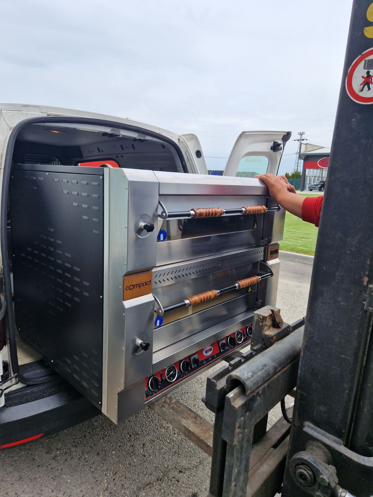 Delivery of Pizza oven for Belgrade, Serbia