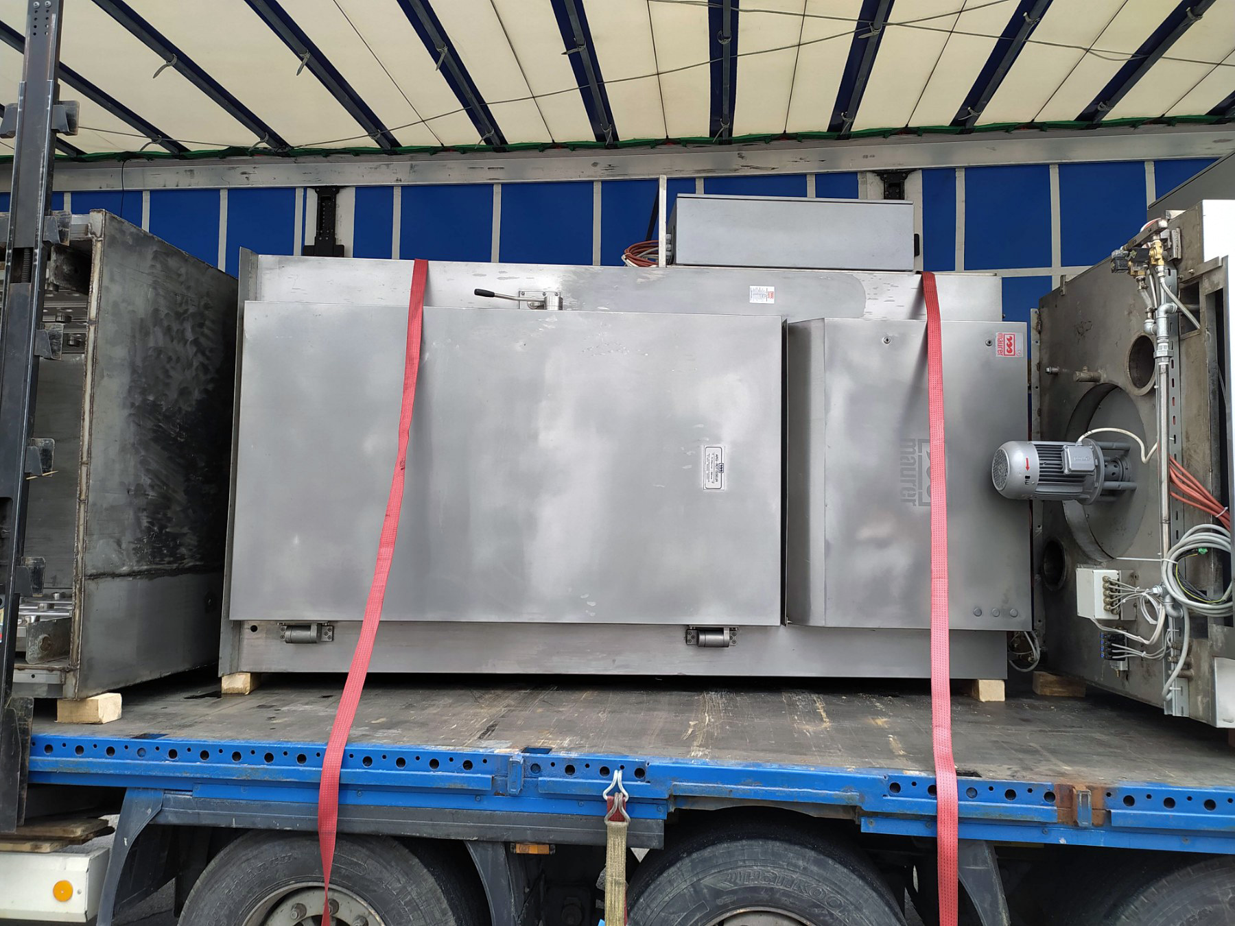 Delivery of machines for a customer from Austria / Österreich